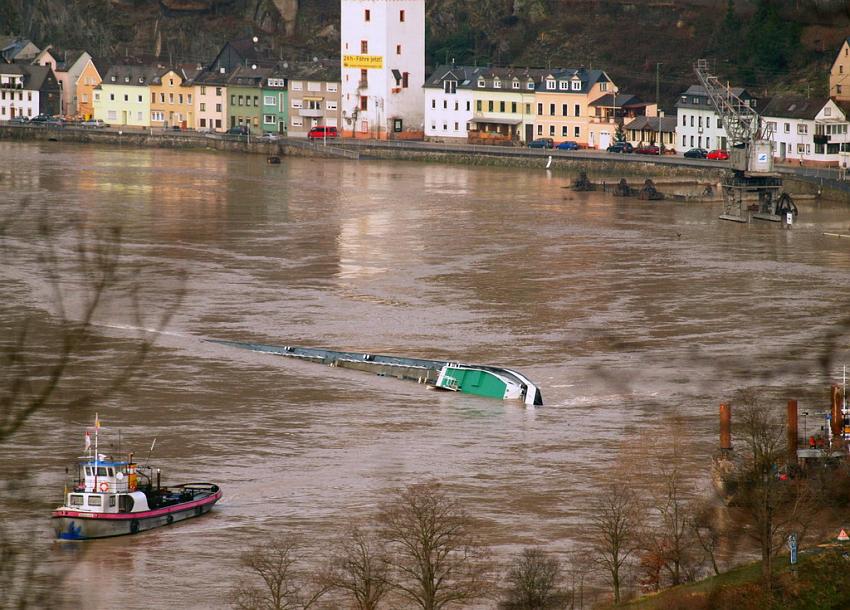 Schiff gesunken St Goarhausen Loreley P055.jpg